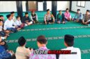 Kapolsek Cisalak didampingi Kanit Binmas Polsek Cisalak Aipda Ageng Suprayogi, Kanit Reskrim Aipda Mulyana Nugraha, serta personel Unit Samapta Bripka Deden Solihin.