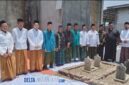 Foto Ketua, para pengurus Majelis Wakil Cabang Nahdlatul Ulama (MWCNU) dari setiap kecamatan, Muslimat NU, Fatayat NU, IPNU, IPPNU, serta Ansor dan Banser saat dilokasi Ziarah. 