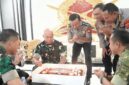 Polda Jabar menghadiri peringatan Hari Ulang Tahun (HUT) ke-81 Tentara Nasional Indonesia (TNI) yang digelar di Pusat Kesenjataan Infanteri (Pussenif) TNI Angkatan Darat. 