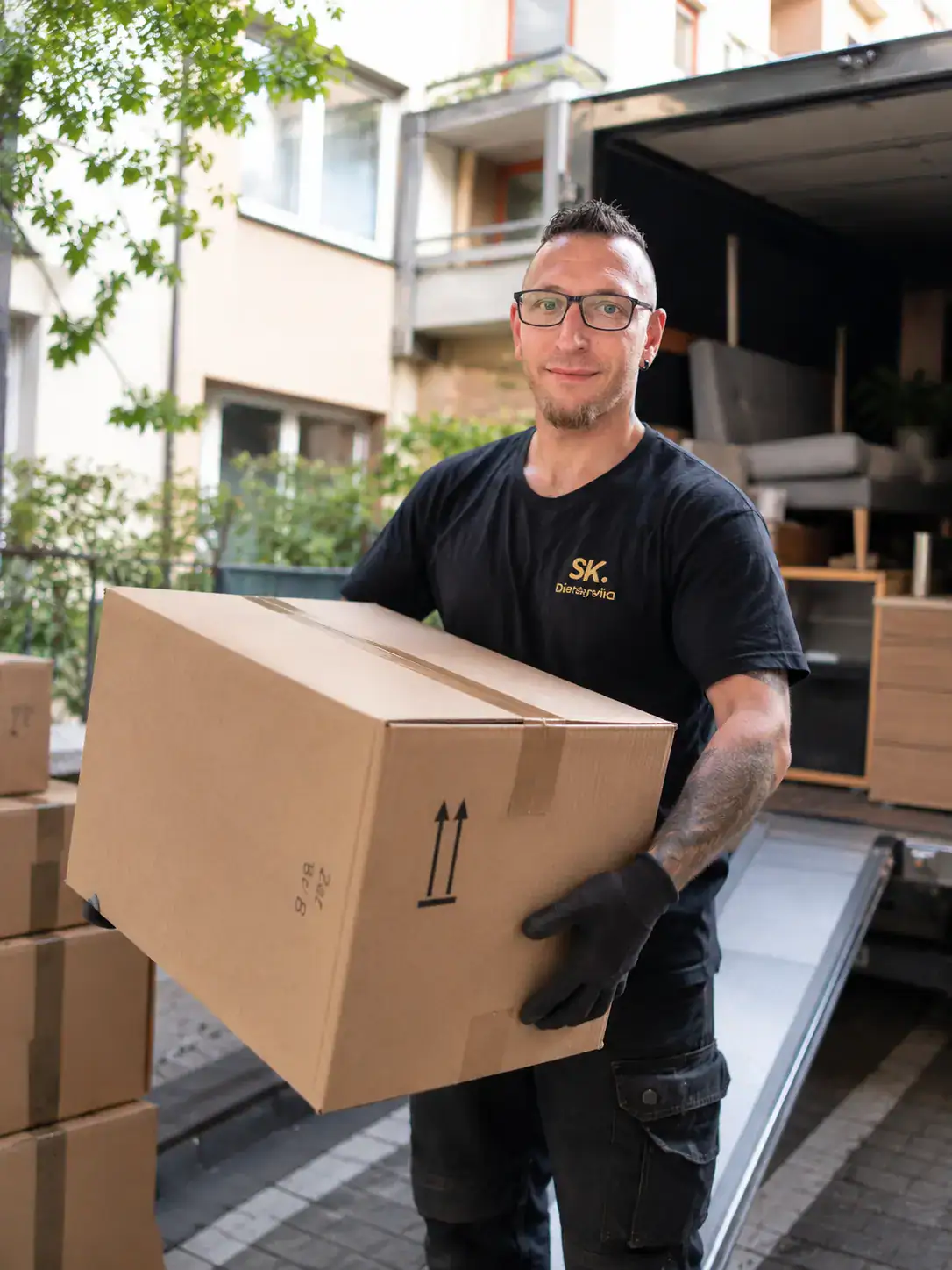 Klaus-Dieter Heisecke von S.K-Dienstservice bei einem Arbeitseinsatz