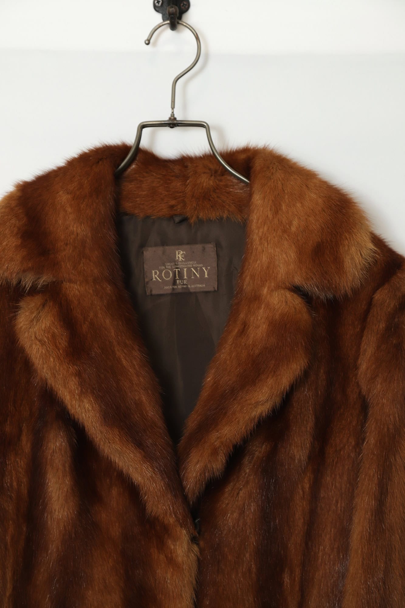 Alternative view of VINTAGE FUR COAT/L