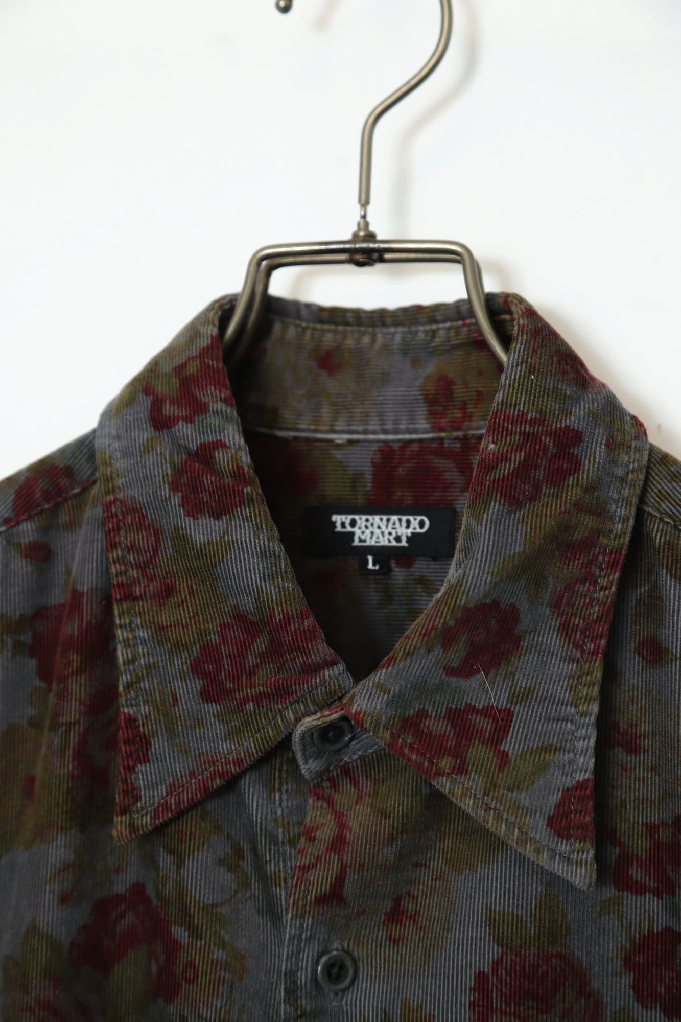 Alternative view of USED TORNADO MART PATTERN PRINTED SHIRT/L