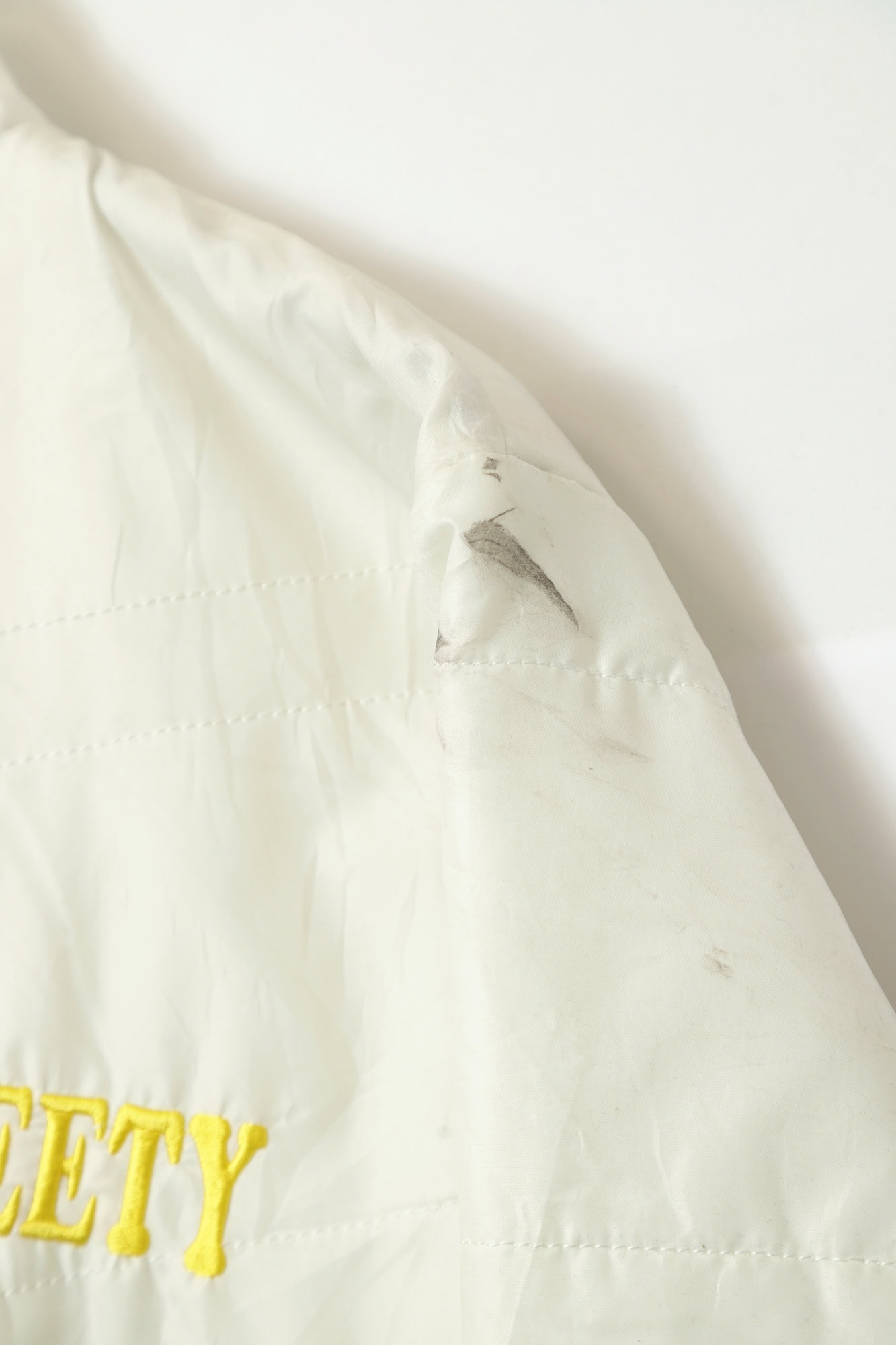 USED LOONEY TUNES PRINTED QUILTING BLOUSON/3L - 画像 (5)