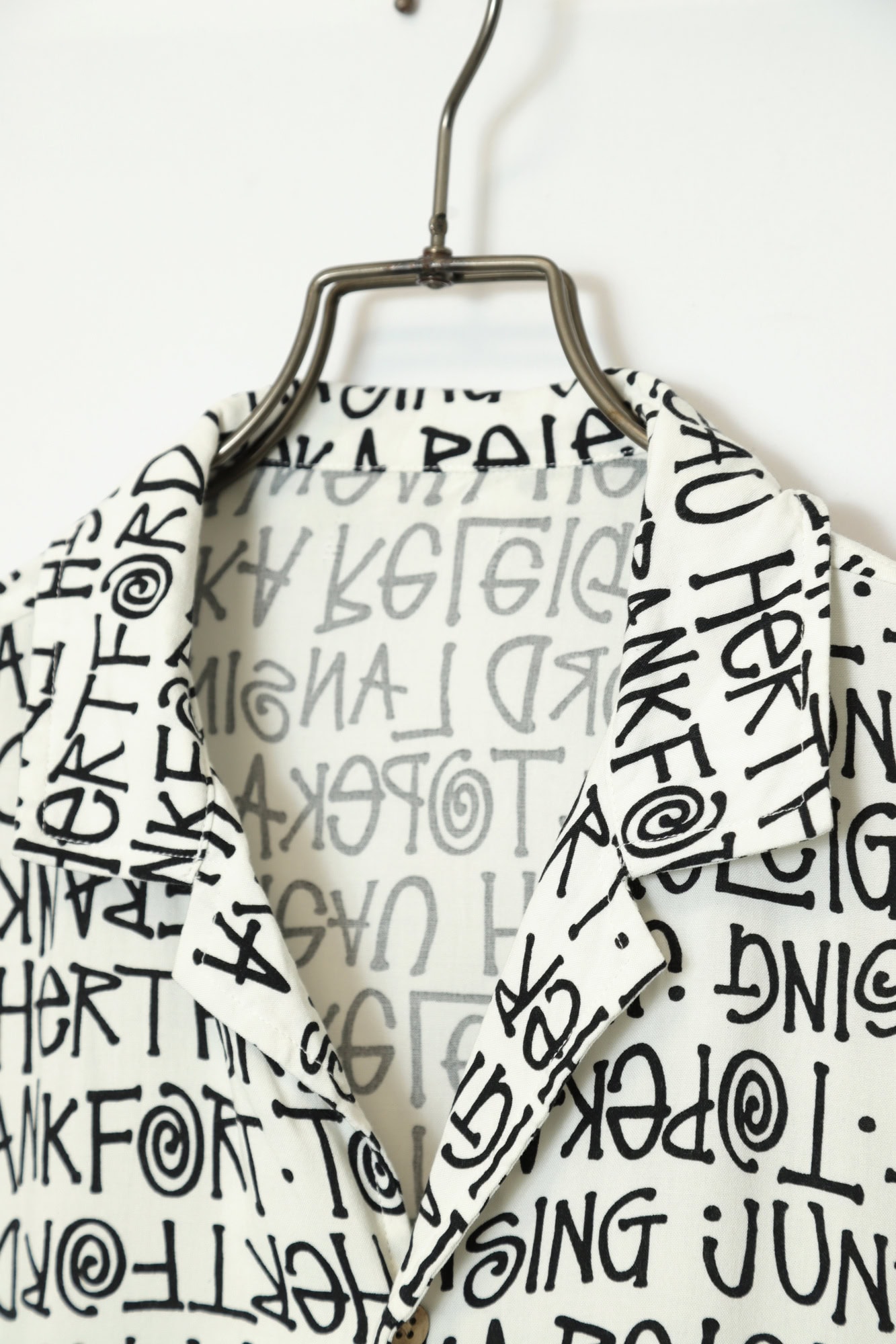 Alternative view of USED PATTERN PRINTED SHIRT/XL