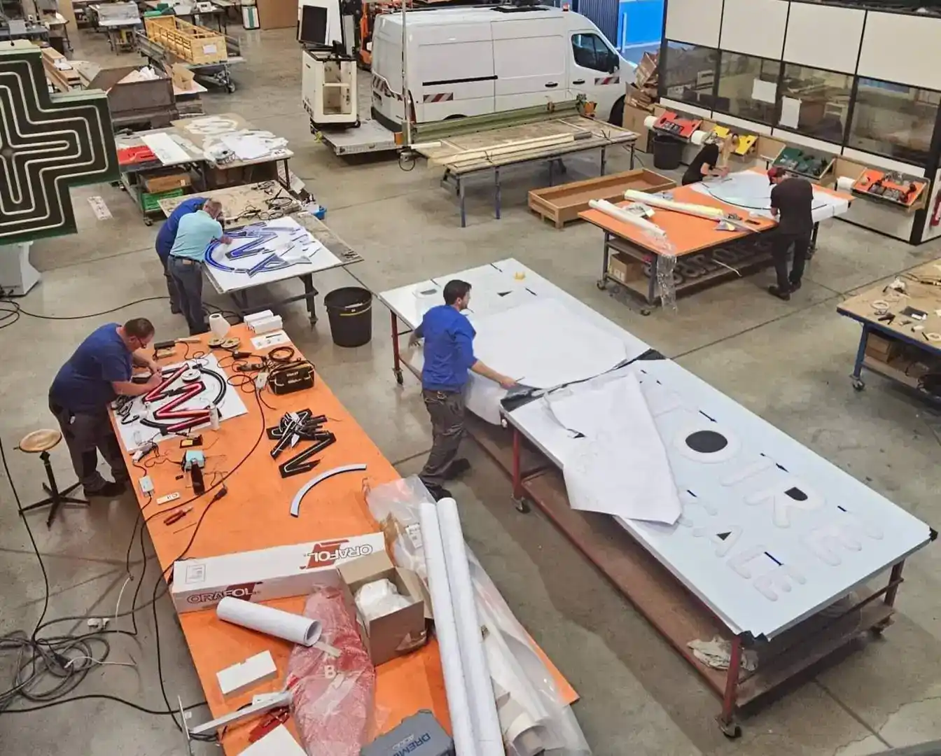 Atelier - fabrication d' enseignes