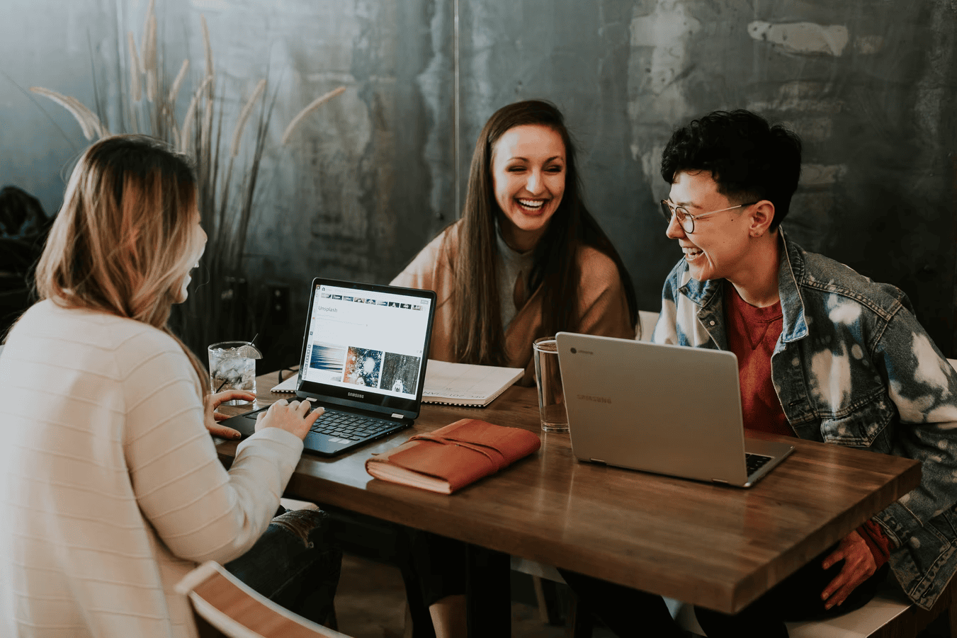 Guide to Employee Engagement and How It Affects the Customer Experience