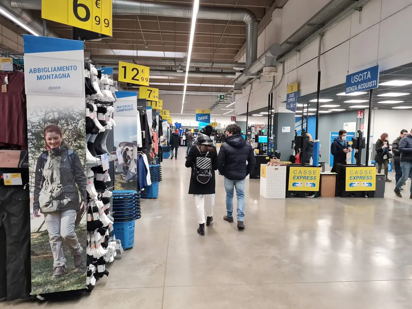 Pavimento in resina Ultratop customizzato, Decathlon Sassari