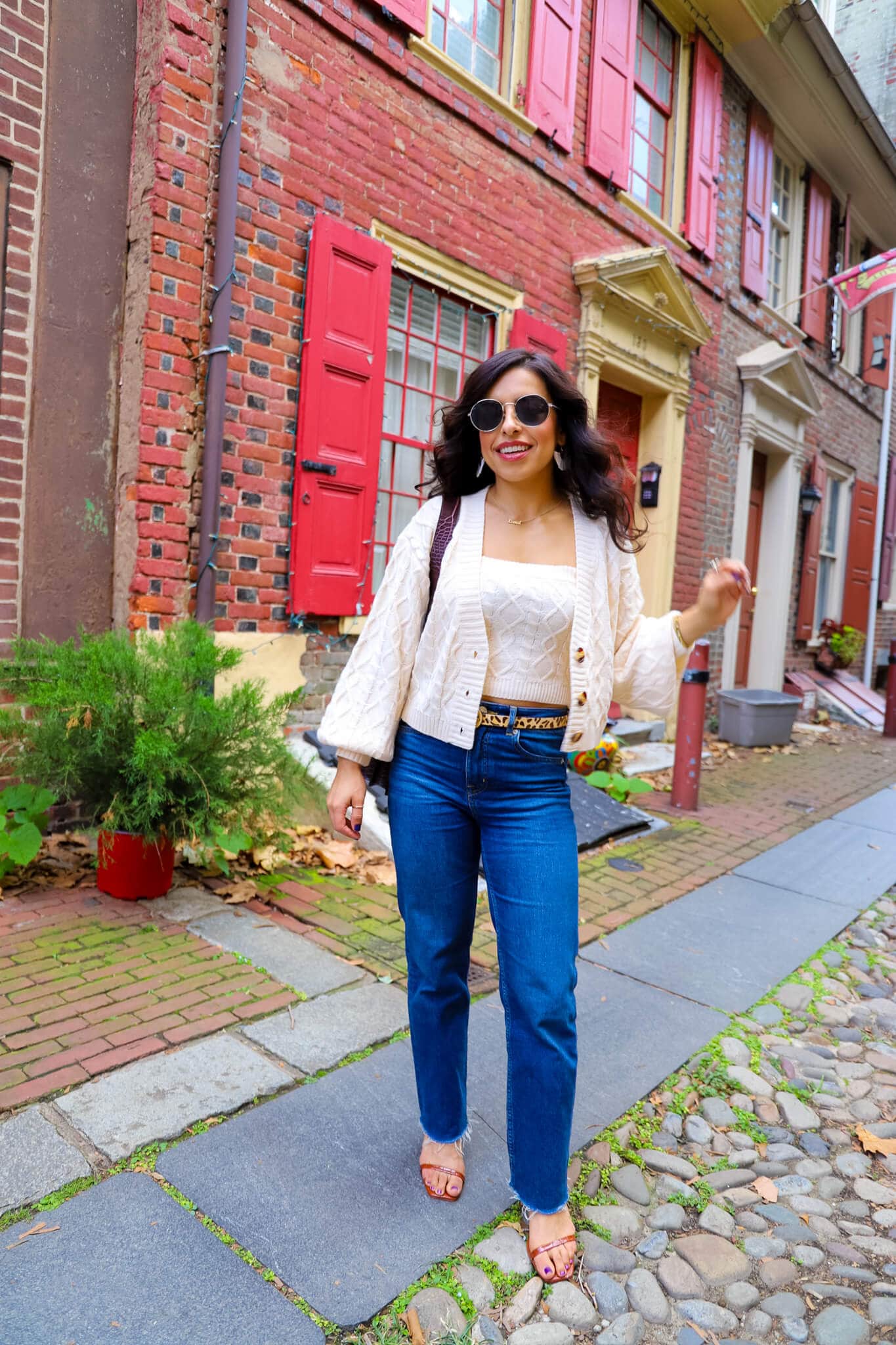 Shoes to Wear with Straight Jeans Tracy wearing straight leg jeans.