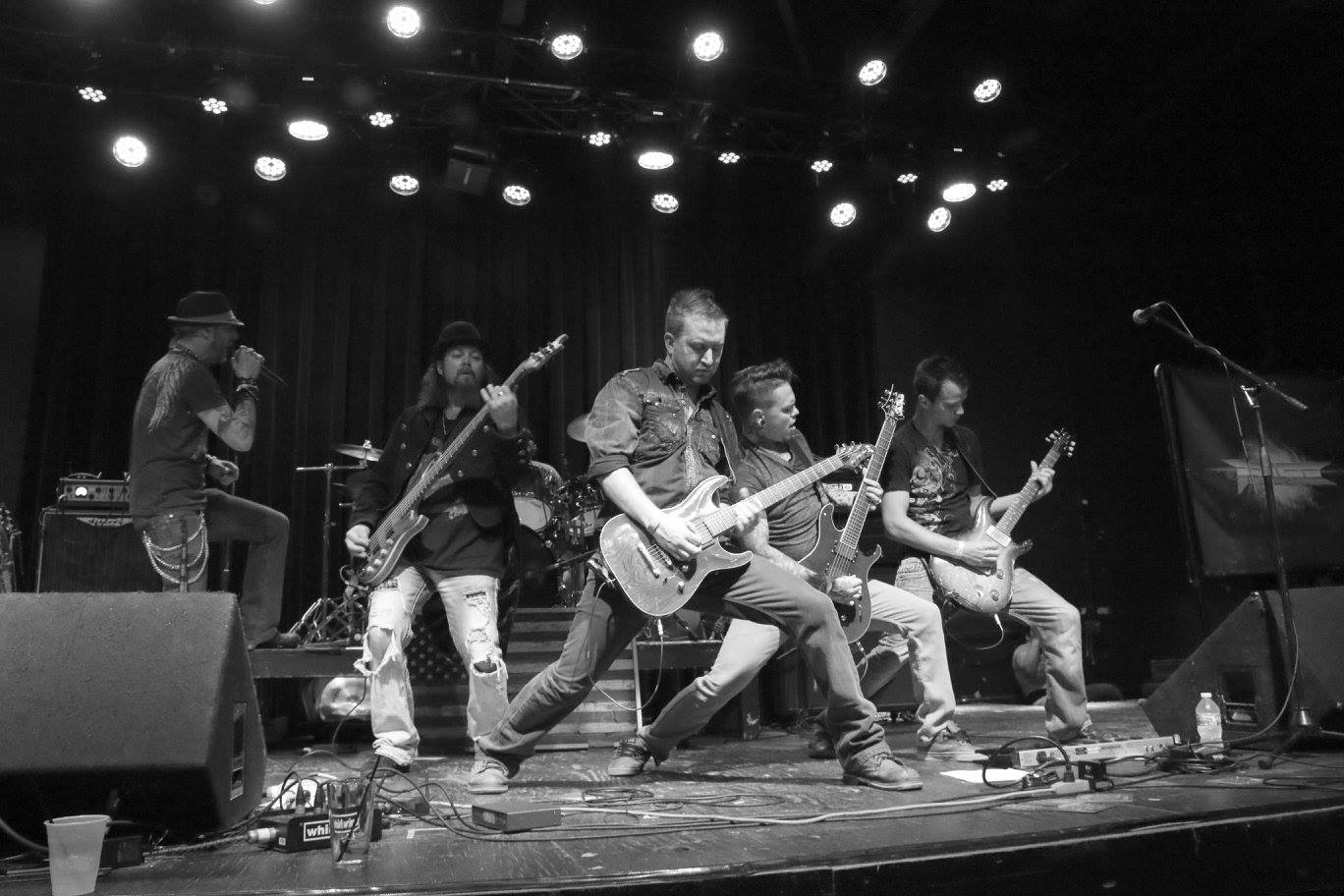 Hard Rock Band Pulse on the No Fate Tour, Perform in Chicago Area at Durty Nellies featuring Sean Yeaney on Vocals, Michael Hayes on Bass, James Brennaman, Steven Tyler Carrell and Jiggy Judy on Guitar, and obscured in the background Eric Fox on drums
