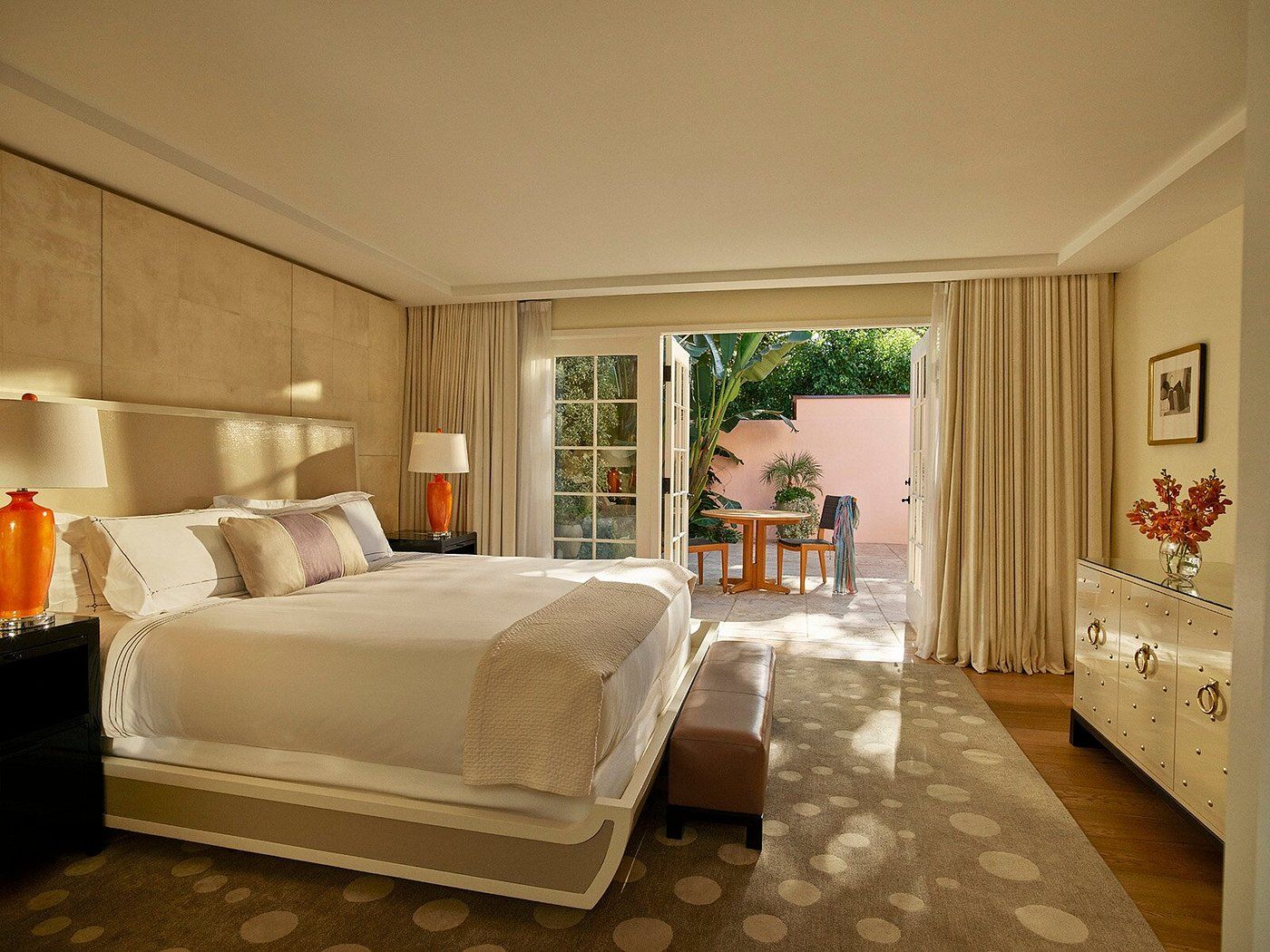 Craving-a-Dose-of-Hollywood-Glamour-These-L Craving-a-Dose-of-Hollywood-Glamour-These-L Craving a Dose of Hollywood Glamour These L.A. Hotels Are a Must-Visit_2 l.a. hotels Craving a Dose of Hollywood Glamour? These L.A. Hotels Are a Must-Visit Craving a Dose of Hollywood Glamour These L