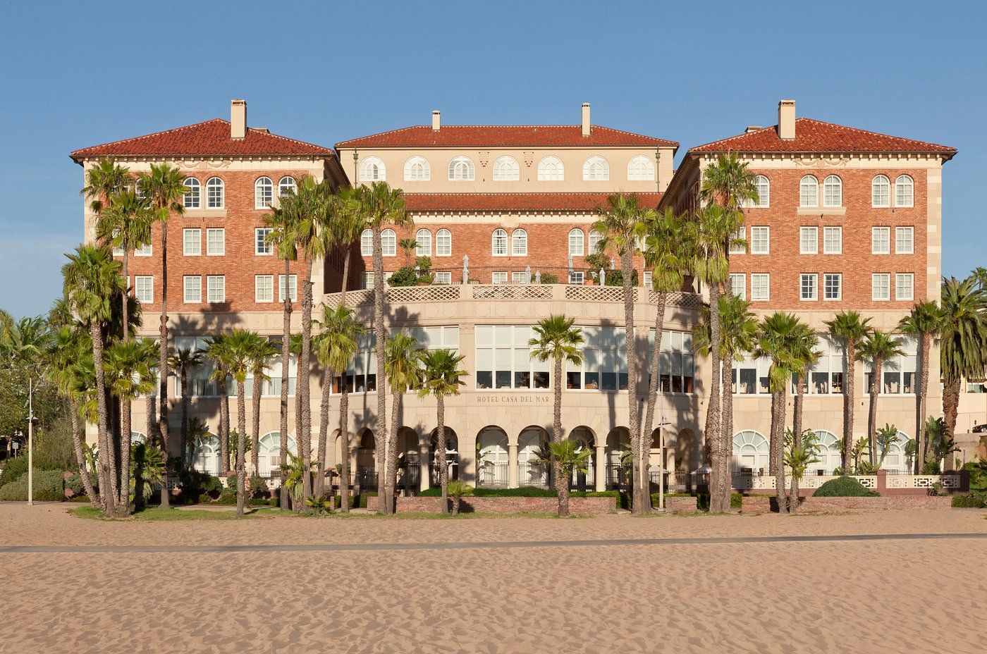 Craving-a-Dose-of-Hollywood-Glamour-These-L Craving-a-Dose-of-Hollywood-Glamour-These-L Craving a Dose of Hollywood Glamour These L.A. Hotels Are a Must-Visit_12 l.a. hotels Craving a Dose of Hollywood Glamour? These L.A. Hotels Are a Must-Visit Craving a Dose of Hollywood Glamour These L