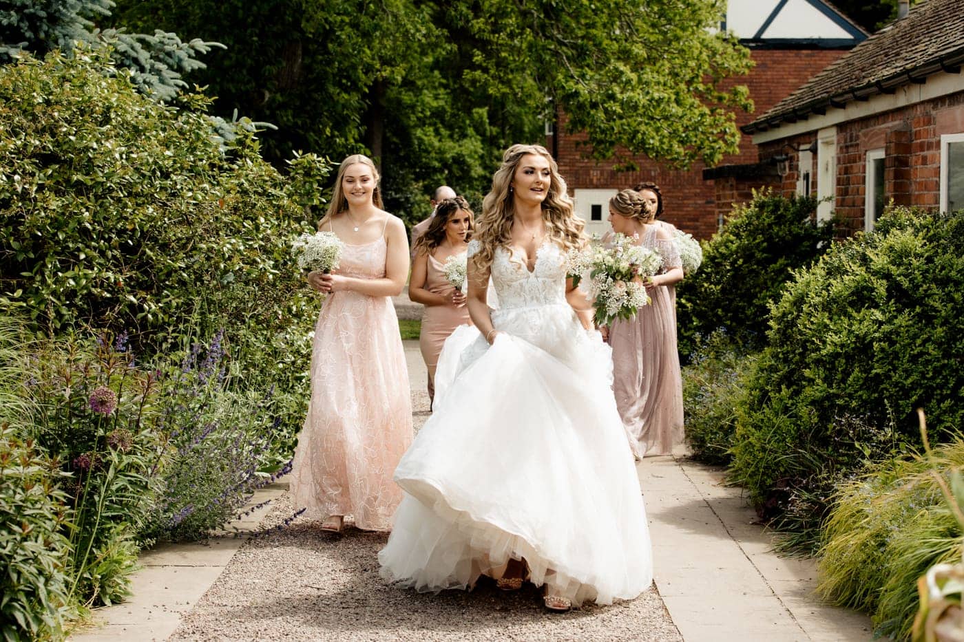 abbeywood estate bridal party morning preparations