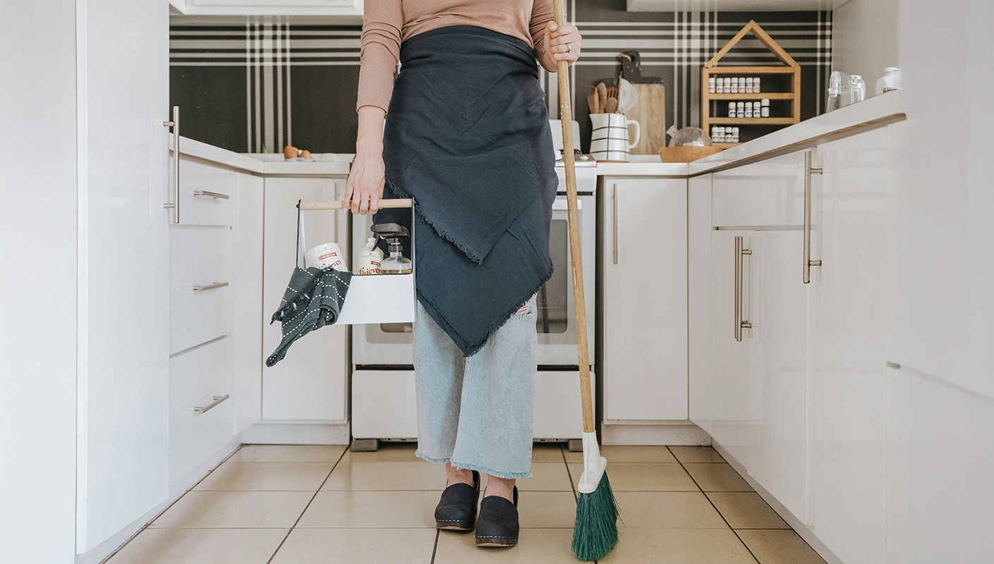 Simple Ways to Stay on Top of Dust, Grease, and Clutter 