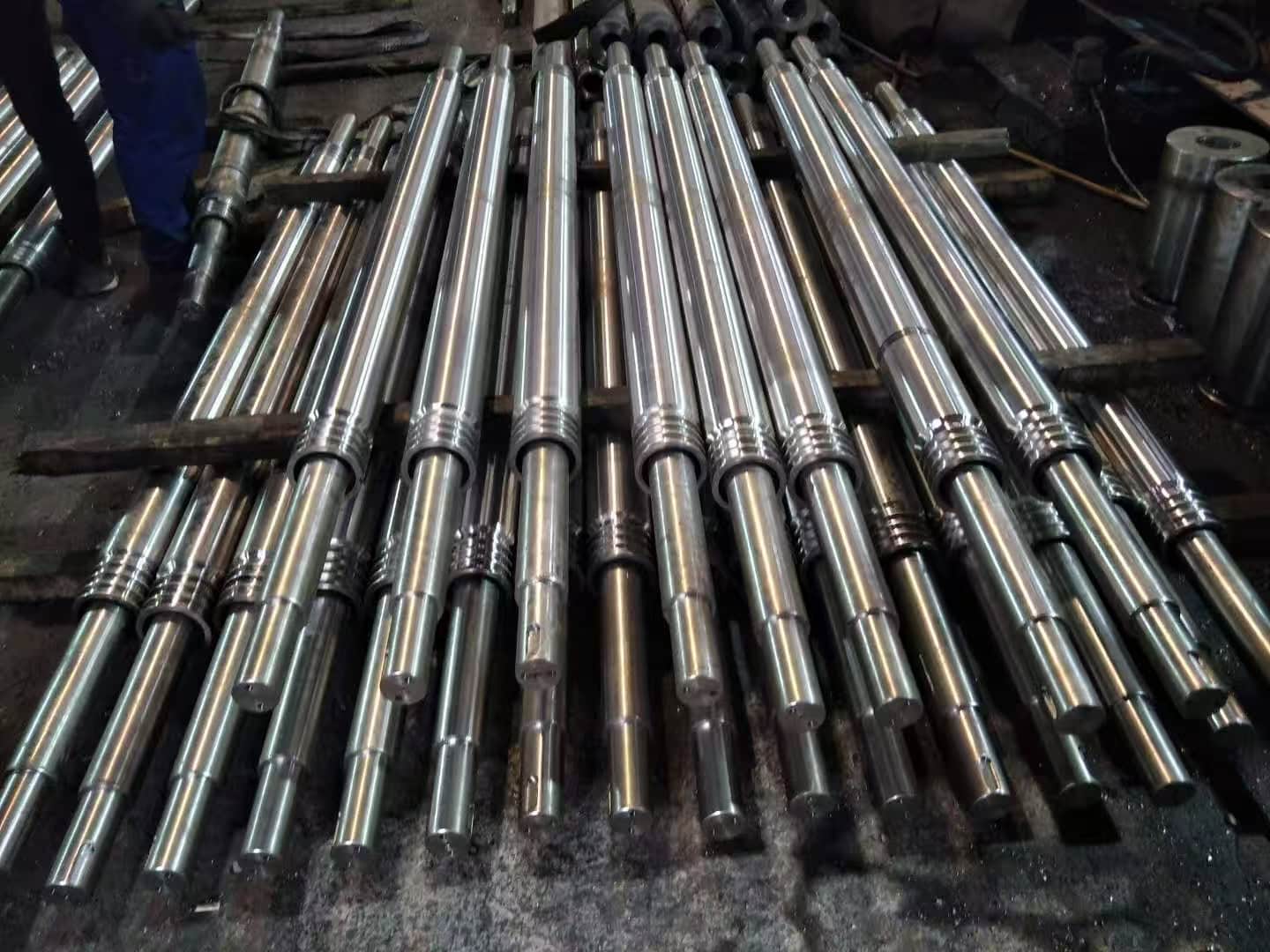Furnace rolls for industrial heat treatment equipment, reference 1