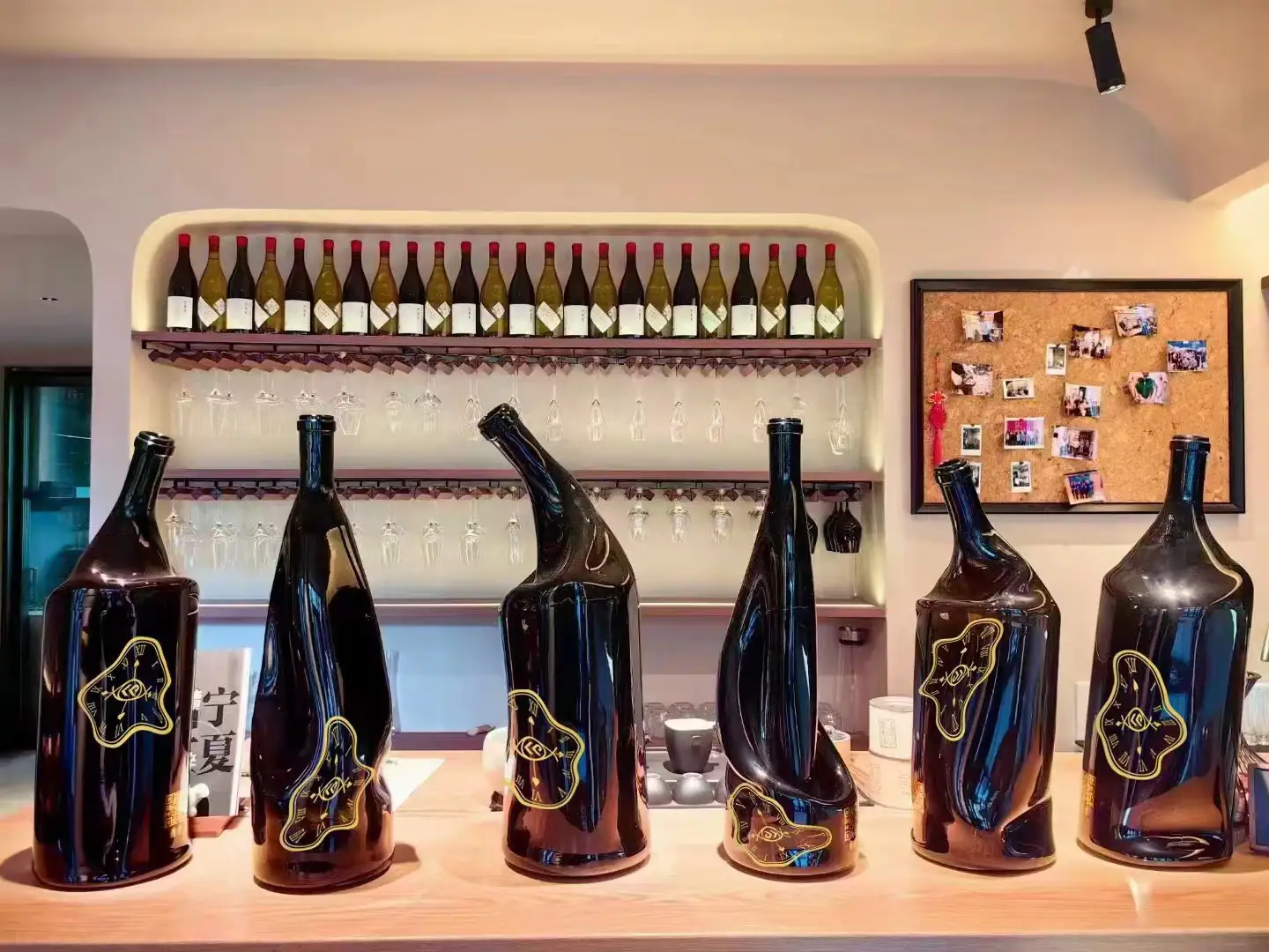 A Complete Guide to Large-Format Wine Bottles (1.5L to 30L) 3 Large-Format Wine Bottles for decoration