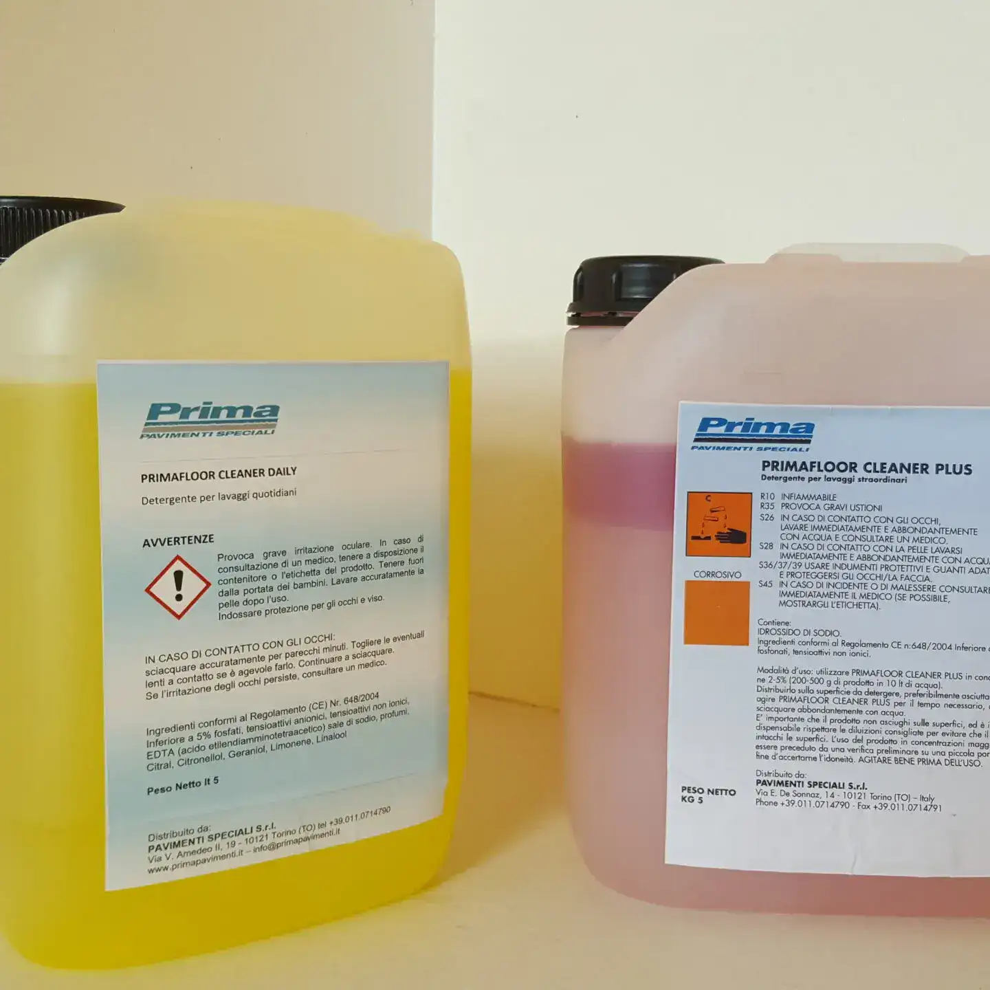 Primafloor Cleaner Plus e Daily- detergenti professionali per la pulizia straordinaria e ordinaria di pavimenti in resina, commercializzato da Prima Pavimenti