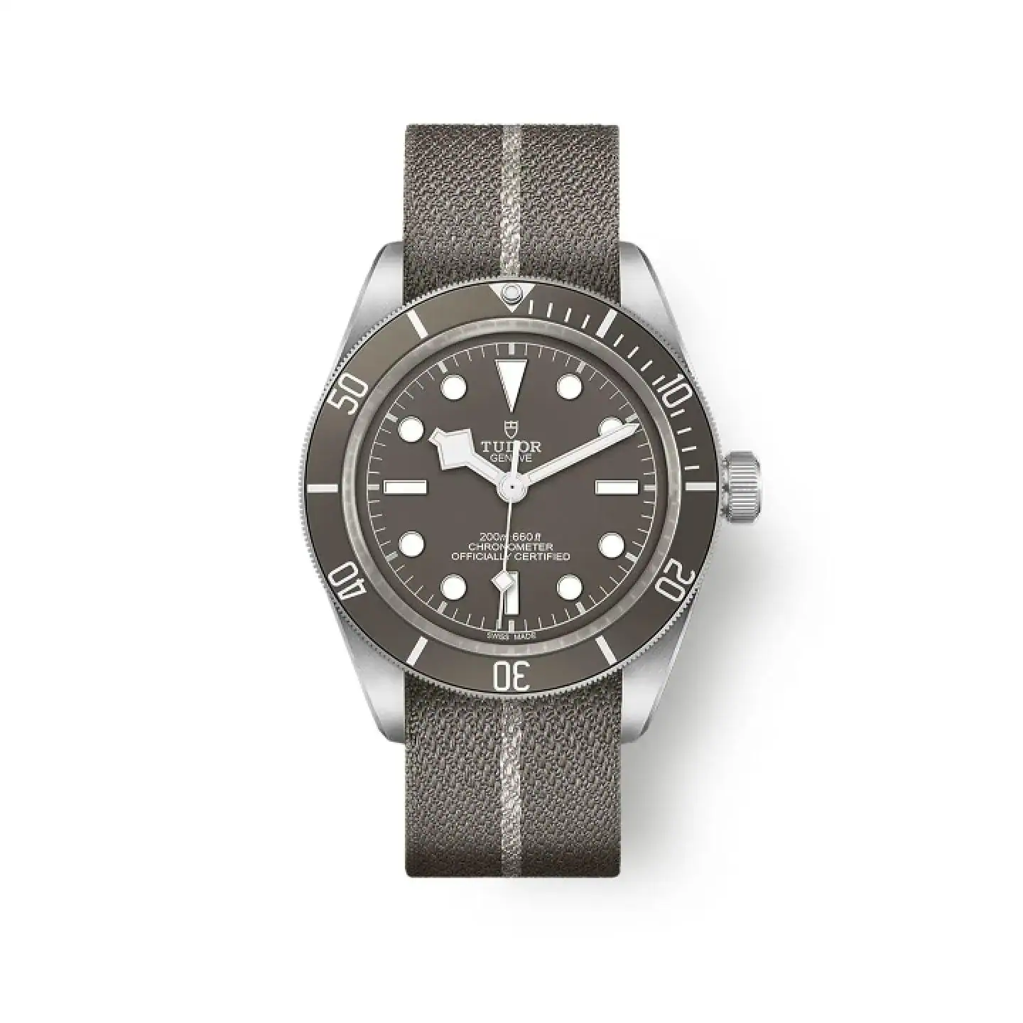 Reloj Tudor Black Bay 58 925 con esfera color gris topo y correa de tejido gris con franja central plateada