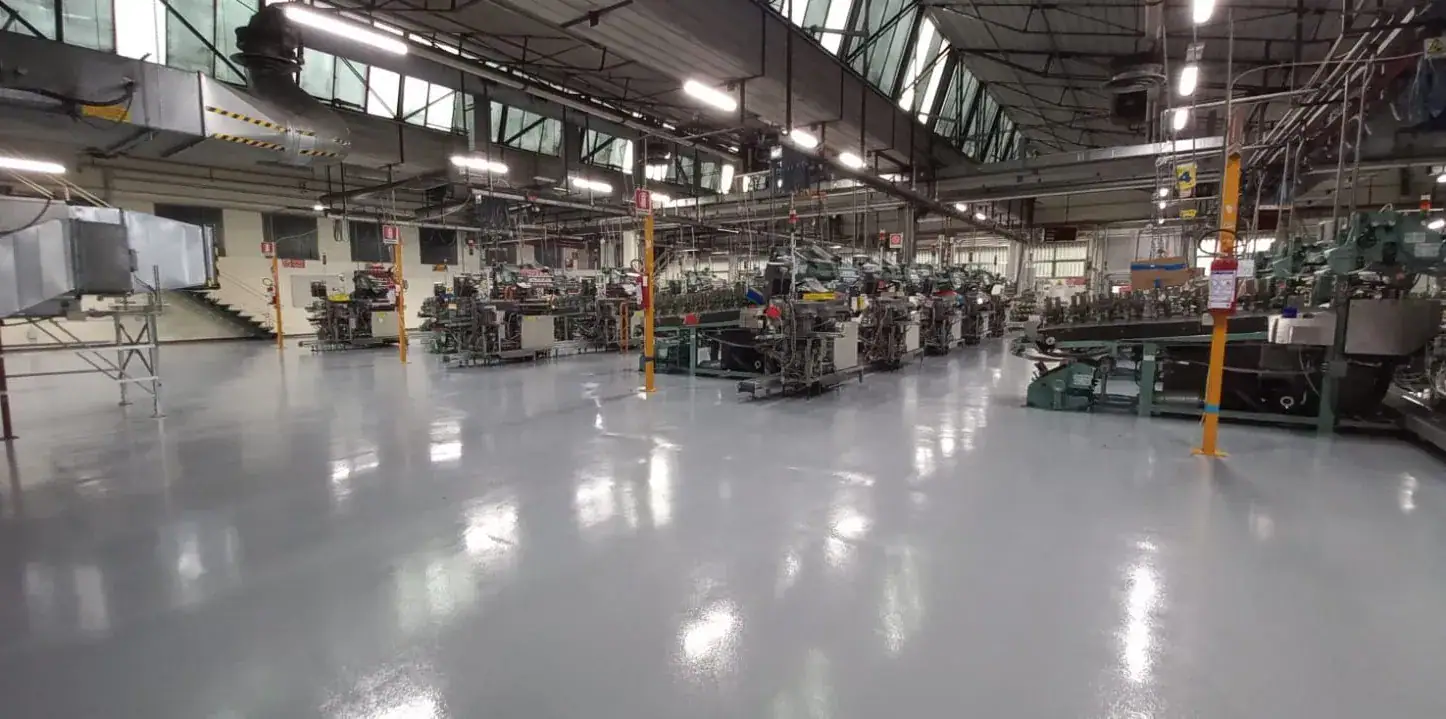Pavimenti in resina e segnaletica industria grafica Panini