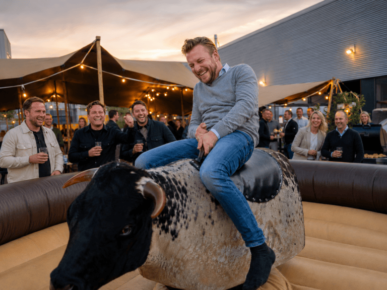 Rodeostier onder de stretchtent