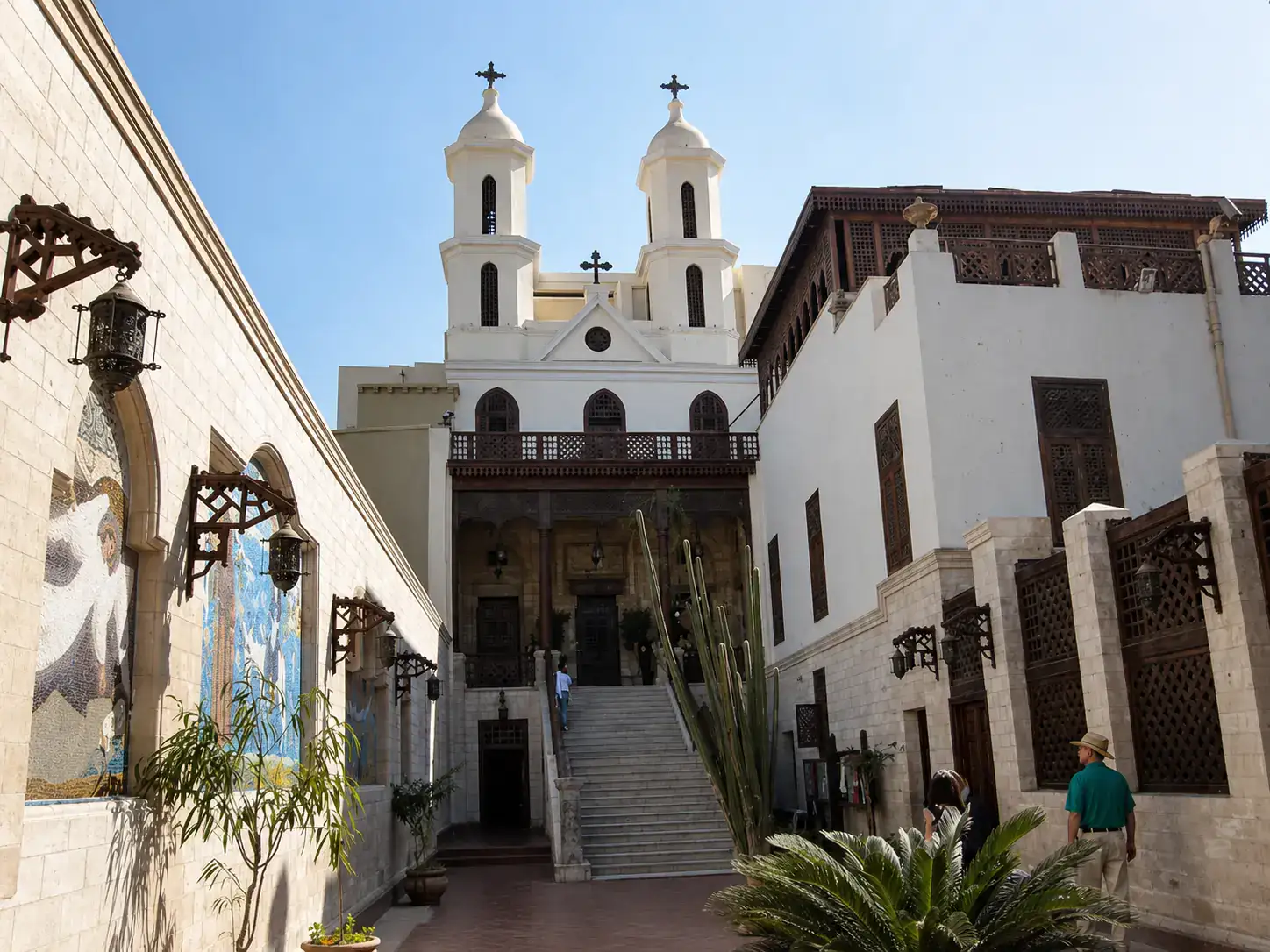 Ben Ezra Synagogue and the historic lanes of Old Cairo