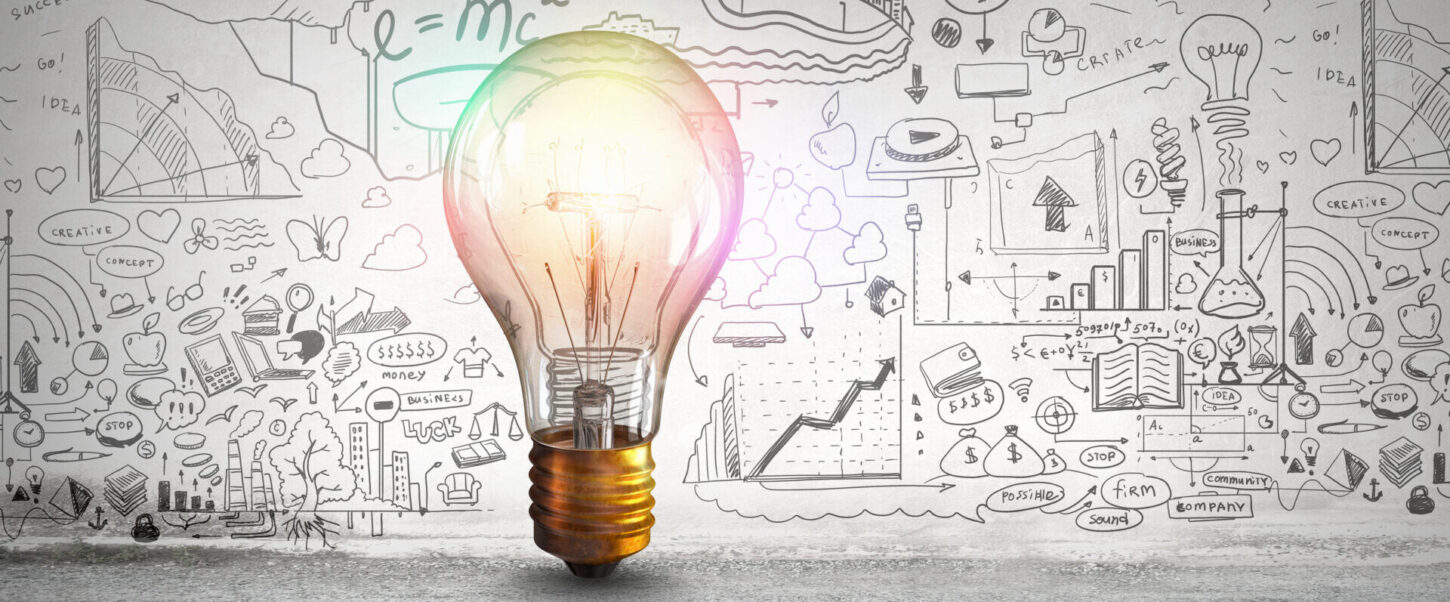 壁紙の前に電球