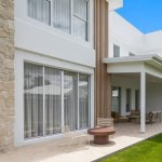 Australian sandstone foster irregular walling. Quarry collection