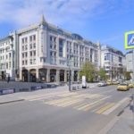 Торговый дом Мюр и Мерилиз. Петровка улица, 5. Построен в 2002 году.