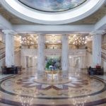 интерьерная съемка Отель «Украина» (официальное название — Radisson Collection Hotel, Moscow) находится в районе Дорогомилово Западного административного округа (ЗАО) Москвы по адресу: Кутузовский проспект, 2/1, стр. 1