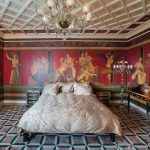 Фотосъемка интерьера. Гостиничный номер повышенной комфортности. Современное оснащение и эргономичная планировка демонстрируют достижения отечественной сферы обслуживания