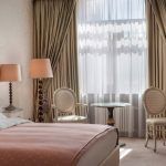 Как совместить естественное освещение и искусственный свет в фотосъемке отеля? Фотограф Кирилл Толль демонстрирует профессиональный подход в этом кадре. Работаем по всему Подмосковью: Балашиха, Люберцы, Мытищи, Королев.