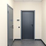 Потолочные коммуникации и осветительные приборы