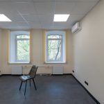 Угловая часть офиса: примыкание стен и потолка