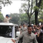 Prabowo di Bandung disambut antusias warga dan siswa