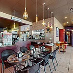 Le Cafe de Paris, Orlando