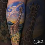 zsiráf szivárvány színes tetoválás, giraffe rainbow colored tattoo