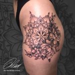 Ink Man Tattoo studio Budapest virág mandala comb tetoválás, Ink Man Tattoo studio Budapest flower mandala thigh tattoo