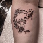 őzike bambi virág rózsa név fekete fehér tetoválás, deer bambi flower rose name black and white tattoo