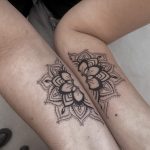 virágos mandala páros tetoválás alkar Budapest, floral mandala couple tattoo forearm Budapest