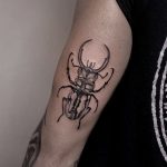 szarvasbogár kar tetoválás Budapest Ink Man Tattoo Studio Budapest, stag beetle arm tattoo Budapest Ink Man Tattoo Studio Budapest