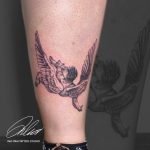 angyal fekete fehér láb tetoválás Budapest, angel black and white leg tattoo Budapest