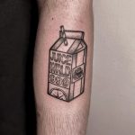 gyümölcslés doboz tetoválás Budapest, juice box tattoo Budapest