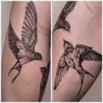 fecske madár fekete fehér szürke tetoválás Budapest, swallow bird black white gray tattoo Budapest