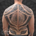 teli hát geometrikus manadala fekete fehér szürke tetoválás, full back geometric manadala black white gray tattoo