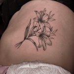 virág fekete fehér lilom tetoválás, flower black white lily tattoo