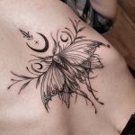 pillangó fekete fehér has tetoválás Budapest, butterfly black and white belly tattoo Budapest