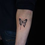 pillangó kar tetoválás Budapest, butterfly arm tattoo Budapest