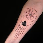 álomfogó rovás írás alkar tetoválás Budapest, dream catcher runic writing forearm tattoo Budapest