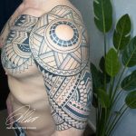 nonfiguratív mellkas kar tetoválás, nonfigurative chest arm tattoo
