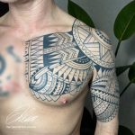 nonfiguratív mellkas kar tetoválás Budapest, nonfigurative chest arm tattoo Budapest