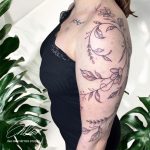 egészkar virág falevél tetoválás Budapest, full arm flower tree leaf tattoo Budapest